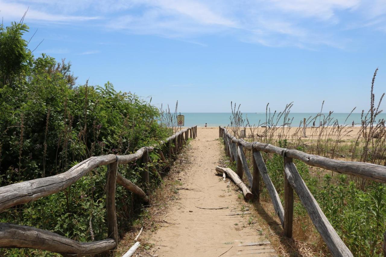 Condominio Zenith Bibione Esterno foto